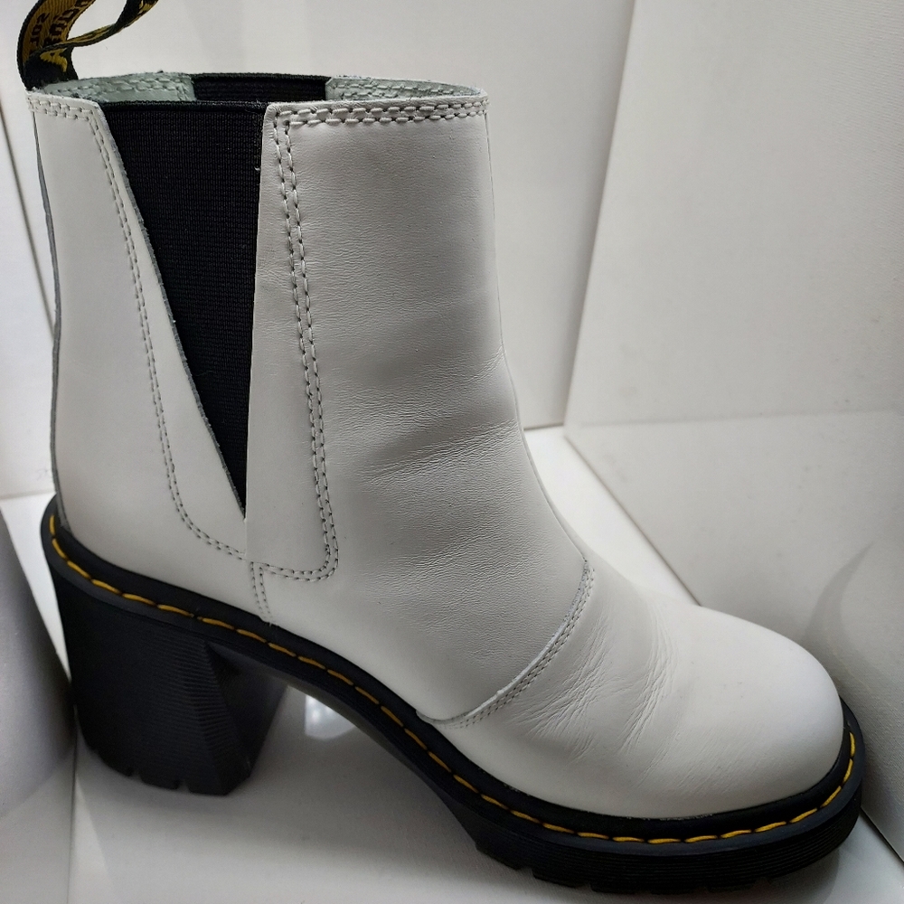 Dr. Martens - Spence Leather Flared Heel Chelsea Boots